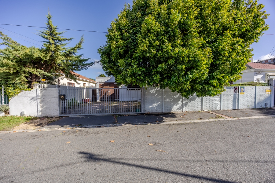 4 Bedroom Property for Sale in Wynberg Upper Western Cape